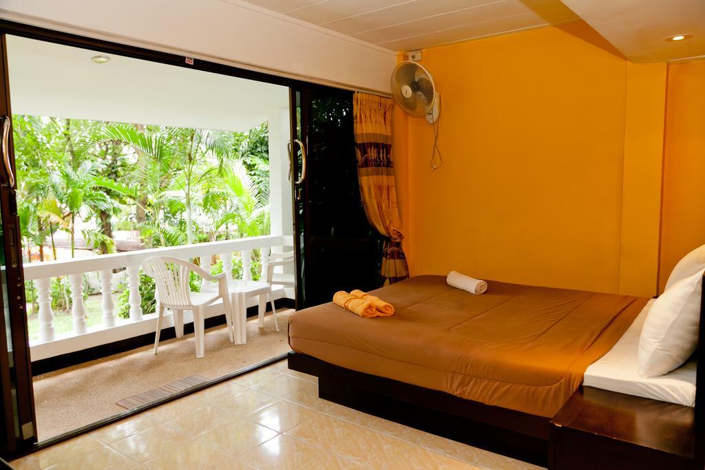 Full Moon Beach Resort Karon Exterior photo